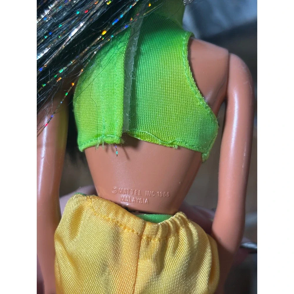 Vintage 1986 Mattel Barbie Doll Black Tinsel Hair Neon Green Gold Crop‎ Top 80s